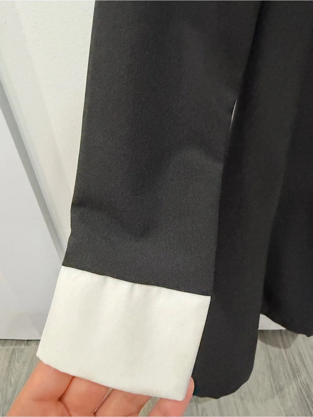 Classic Black and White Girls' Costume Dress with Pointed Collar
